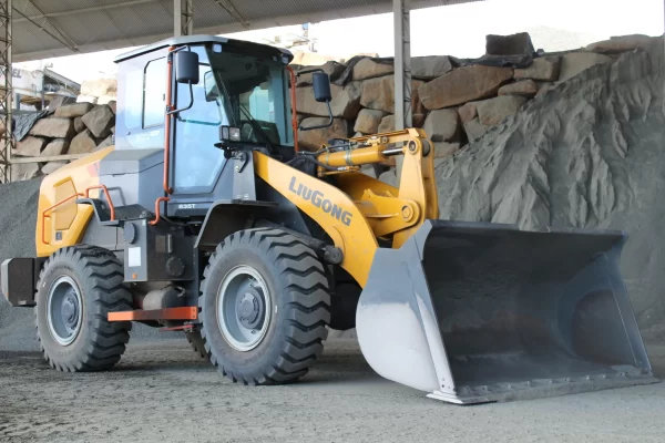 835T